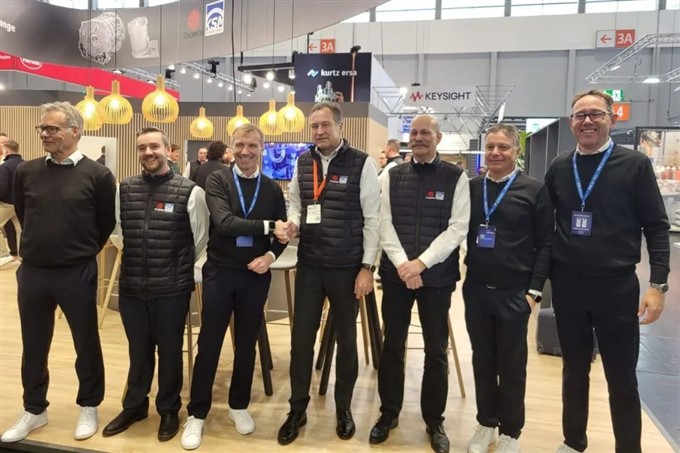 ef7ada55442f816f56b79a630fa0beeb.jpg ef7ada55442f816f56b79a630fa0beeb.jpg